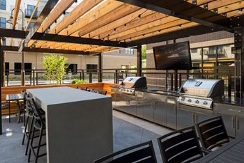 Poolside Grilling Area at The Shoreham, St. Louis Park, MN